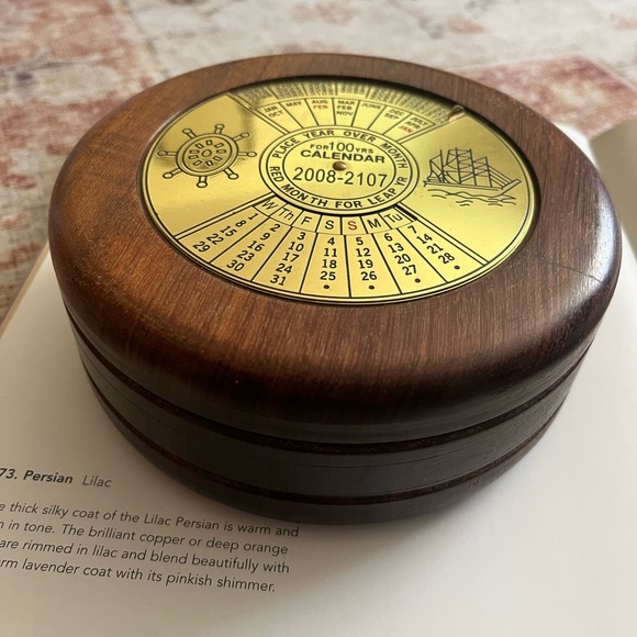 Vintage Perpetual Calendar in Brown Wood Finish - Picture 3 of 4